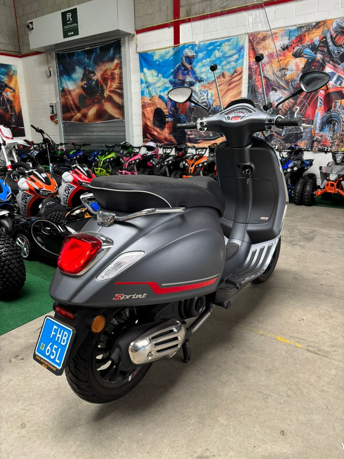 NIEUWSTAAT Vespa Sprint 50cc 1273km ORIGINEEL Snorscooter, Ophalen, Maximaal 45 km/u, Vespa S, Zo goed als nieuw