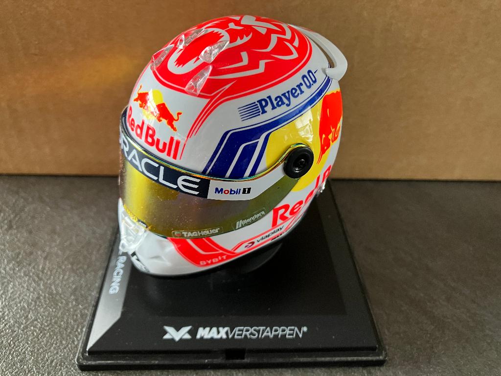 ✅ Max Verstappen 1:4 helm 2023 Season Red Bull RB19, Verzamelen, Automerken, Motoren en Formule 1, Ophalen of Verzenden, Nieuw