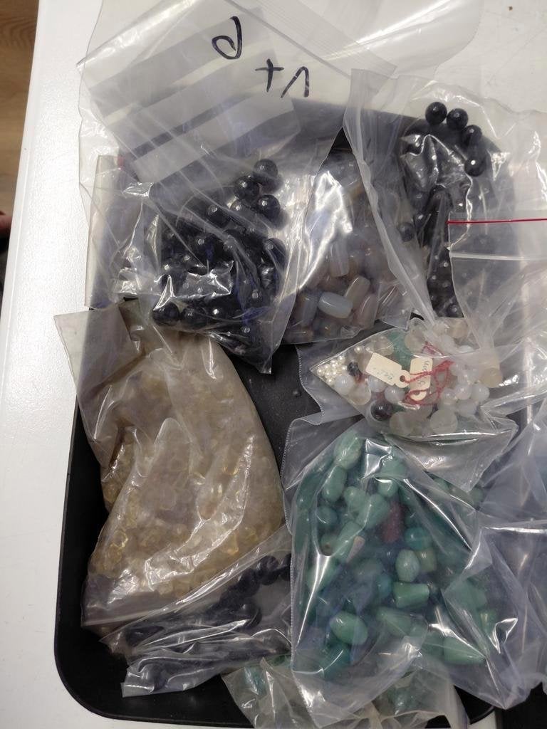 Lot met edelsteen kralen, Sieraden, Tassen en Uiterlijk, Edelstenen, Ophalen of Verzenden, Zo goed als nieuw