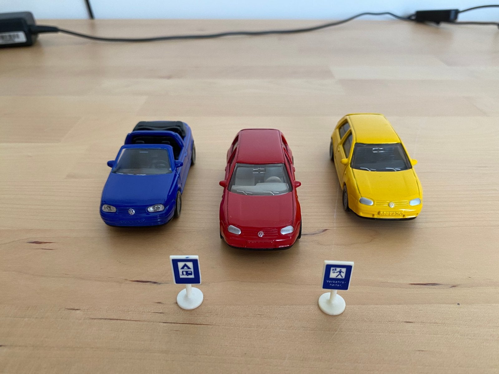 3 x Siku Volkswagen Golf, Verzenden, Zo goed als nieuw, Auto