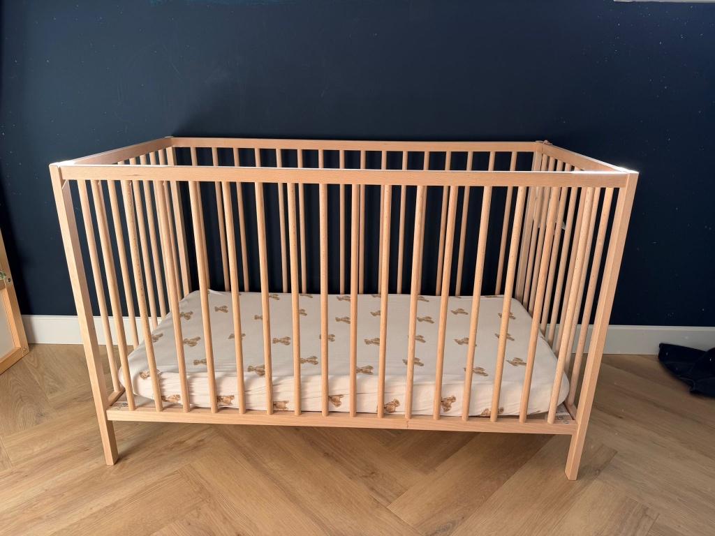 Sniglar ledikant, Kinderen en Baby's, Babywiegjes en Ledikanten, Ophalen, Zo goed als nieuw, Ledikant
