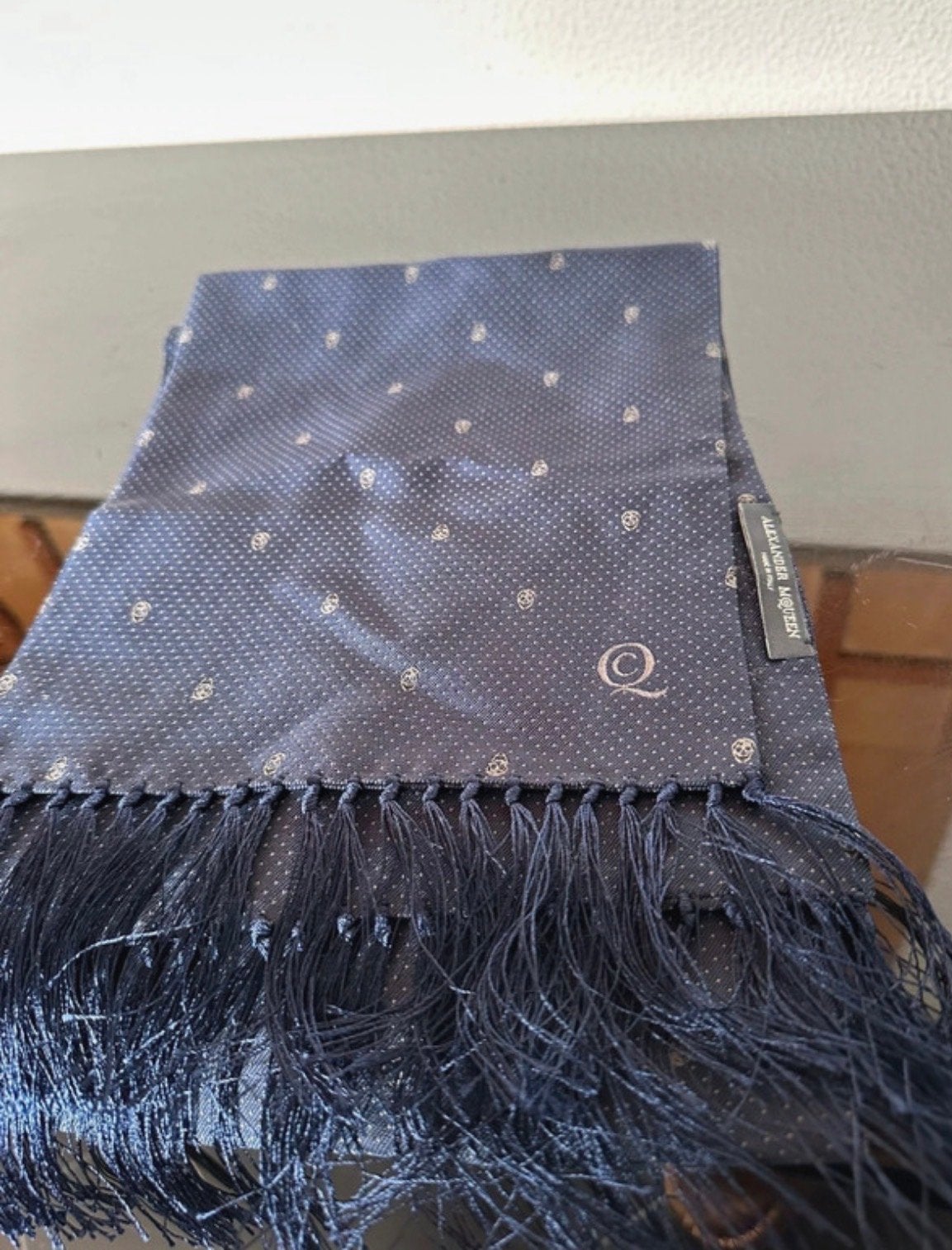 Alexander McQueen Sjaal - Donkerblauw met Patroon, Ophalen of Verzenden, Zo goed als nieuw, Overige maten, Sjaal