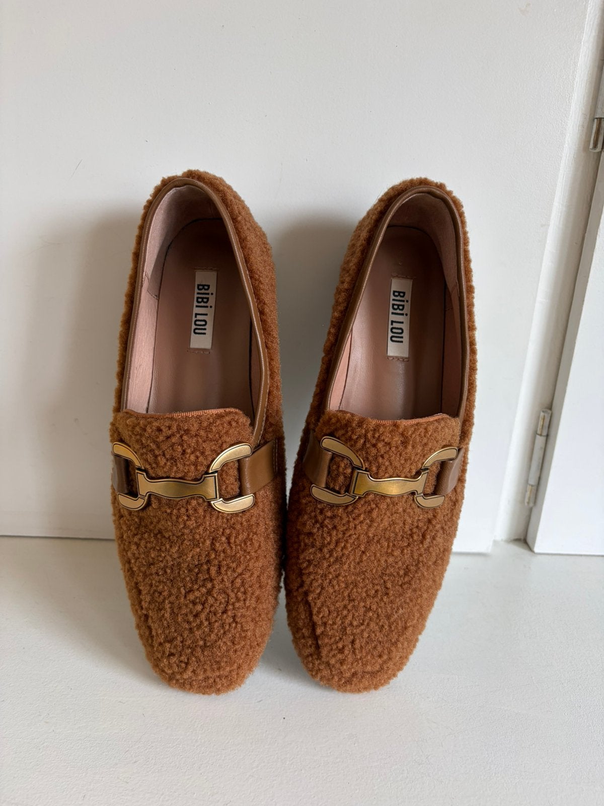 Bibi lou faux fur loafers maat 39, Kleding | Dames, Schoenen, Bruin, Instappers, Ophalen of Verzenden, Zo goed als nieuw