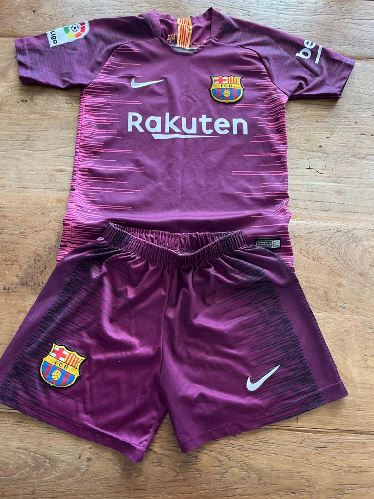 Voetbalset FC Barcelona (niet origineel) maat 140, Ophalen of Verzenden, Zo goed als nieuw, Jongen of Meisje, Sport- of Zwemkleding