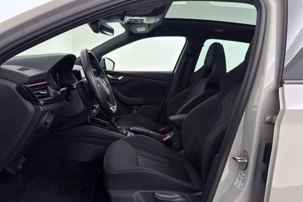 Skoda Scala 1.0 TSI Sport Business | Panoramadak | CarPlay |, Auto's, Skoda, Gebruikt, 116 pk, 49 €/maand, Origineel Nederlands