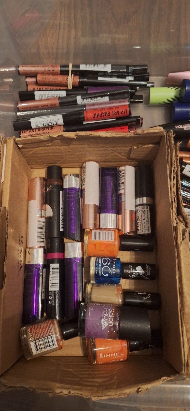 Grote partij Rimmel make-up - 100 stuks, Verzenden, Nieuw, Gehele gezicht, Make-up