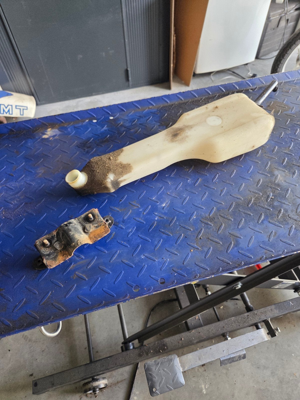 Honda mt5 mt8 Olietank inclusief beugel, Ophalen of Verzenden, Gebruikt, Overige typen, Overige merken