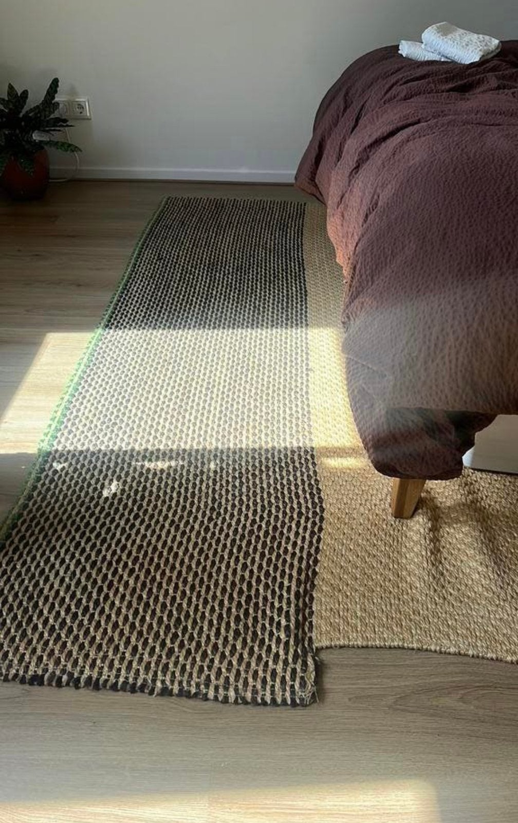 Vloerkleed zwart/jute, Ophalen, Zwart, 200 cm of meer, Zo goed als nieuw