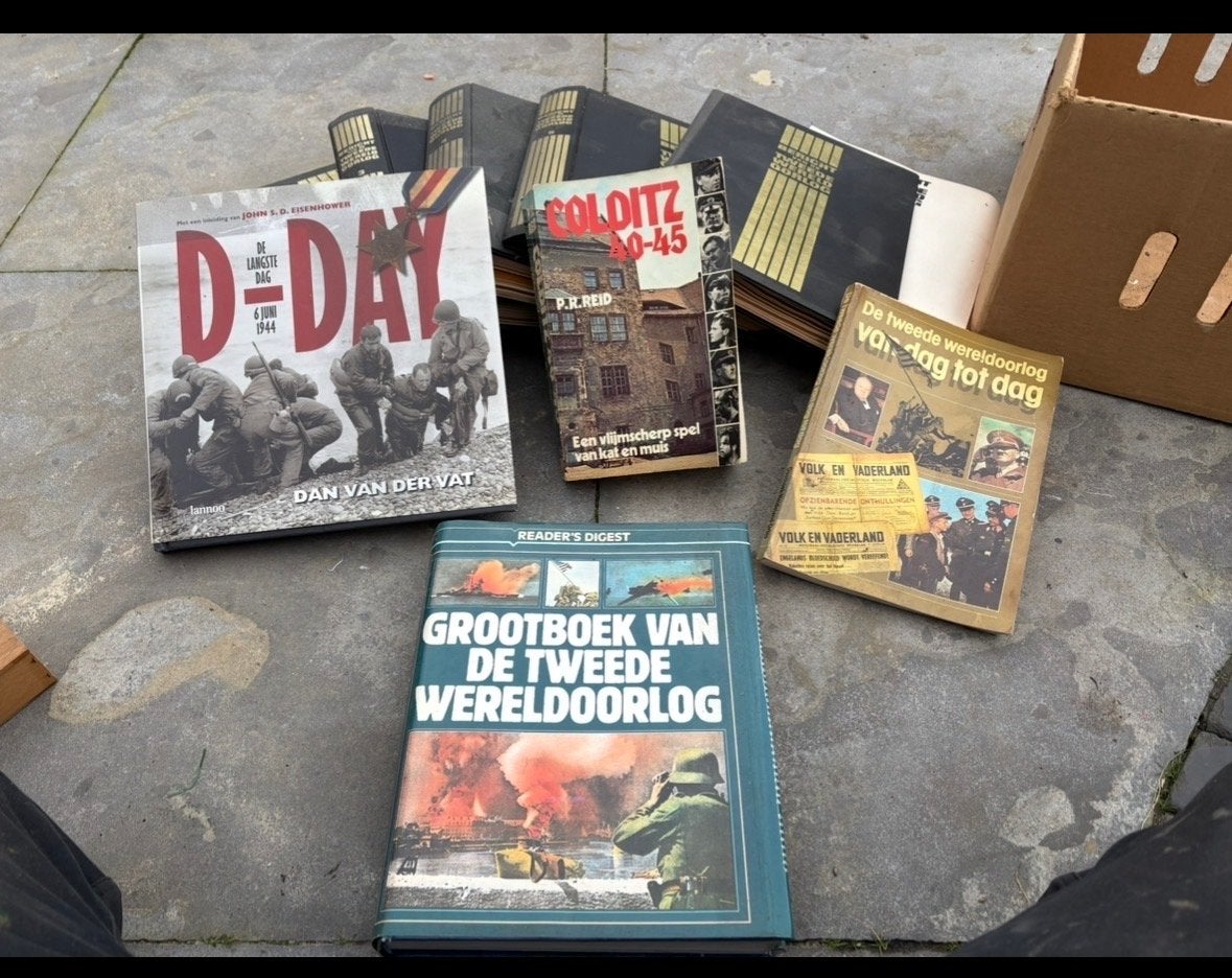 Diverse boeken en tijdschriftenbundels over WO2, Boeken, Ophalen of Verzenden, Tweede Wereldoorlog, Gelezen, Algemeen
