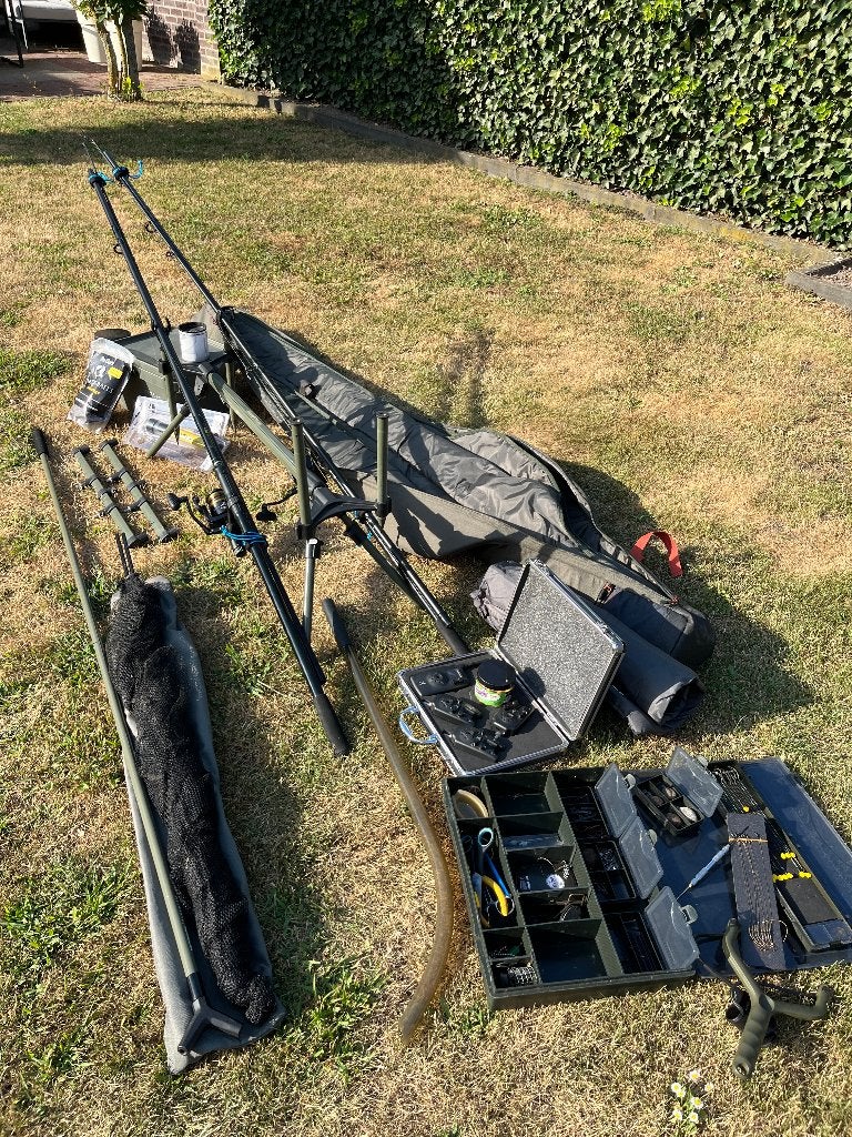 Complete karperset (FOX, SPRO, X2 ), Watersport en Boten, Ophalen, Gebruikt, Complete set