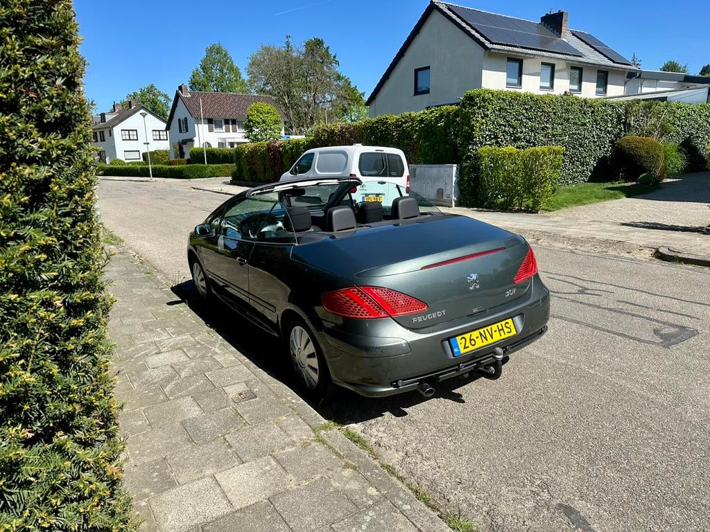 Peugeot 307 CC 2.0 16V Cabrio 2004, Voorwielaandrijving, 4 cilinders, Cabriolet, 4 stoelen