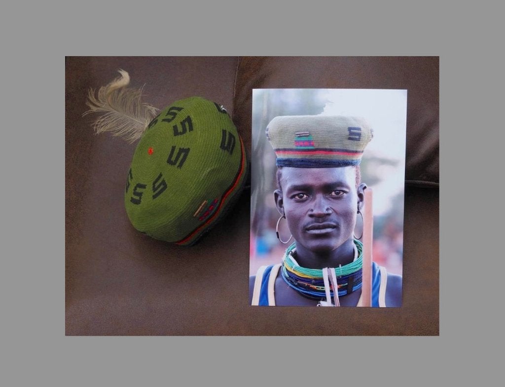 Karamojong baret INCL.FOTO, hoofddeksel Uganda (171103-07), Antiek en Kunst, Handgemaakt, Afrika, Overige typen, Ophalen of Verzenden