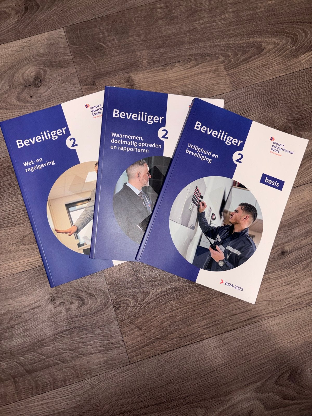 Complete Boekenset Beveiliger 2 MBO - NIEUW, Boeken, Ophalen of Verzenden, Zo goed als nieuw, Overige niveaus, Nederlands