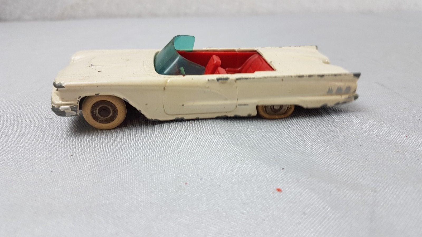 Dinky Toys Ford Thunderbird Cabriolet, Ophalen of Verzenden, Gebruikt, Auto