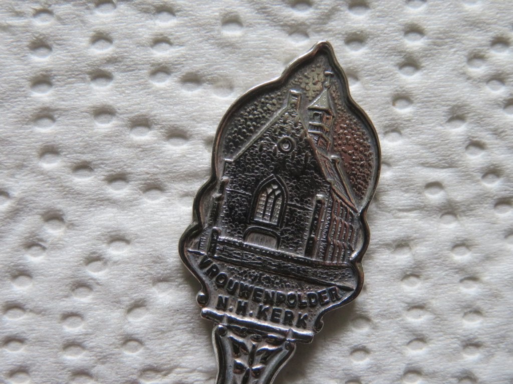 Lepeltje Nederlands Hervormde Pelgrimskerk te Vrouwenpolder, Ophalen of Verzenden, Gebruikt, Overige materialen, Bestek