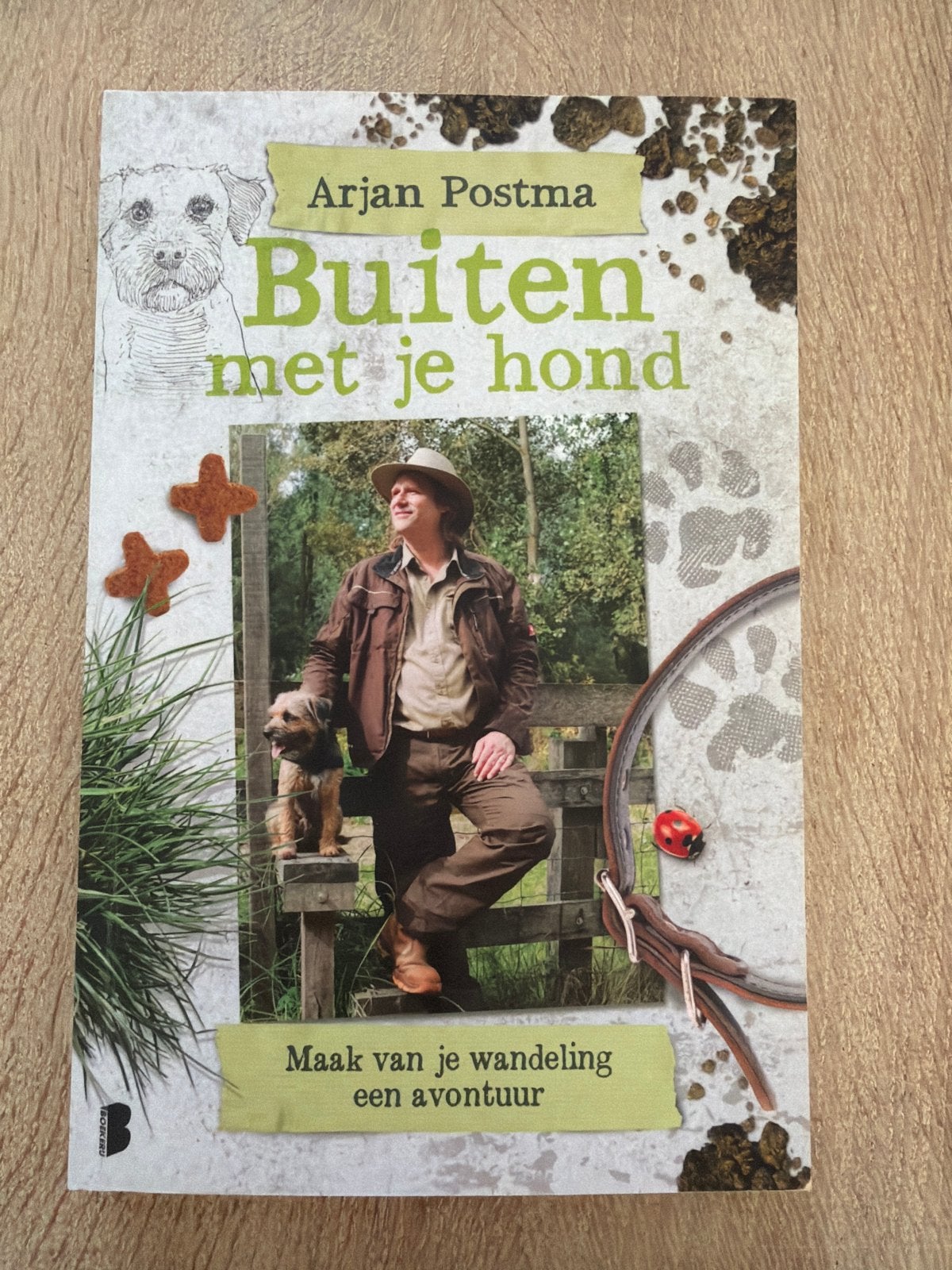 Buiten met je hond - Arjan Postma - Maak van je wandeling ee, Boeken, Ophalen of Verzenden, Zo goed als nieuw, Honden