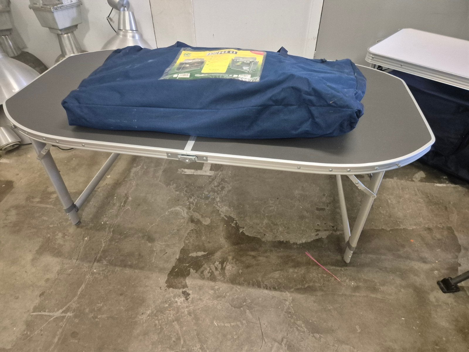 complete kampeerder, tafel, stoelen, keuken enz, Ophalen of Verzenden, Gebruikt, Campingstoel