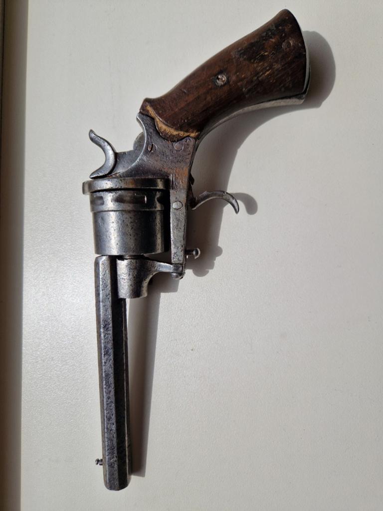 Antieke Revolver groot model, Ophalen of Verzenden