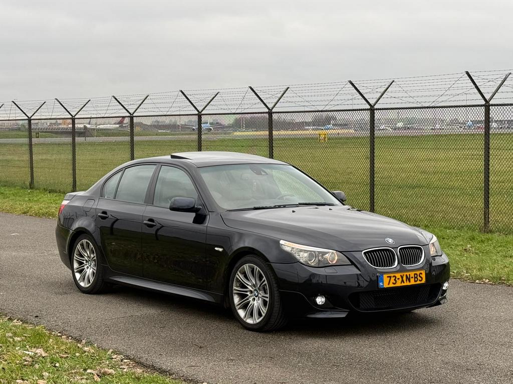 BMW 5-Serie 3.0 I 530 AUT 2007 Zwart LCI Facelift, Achterwielaandrijving, Beige, 2000 kg, 272 pk