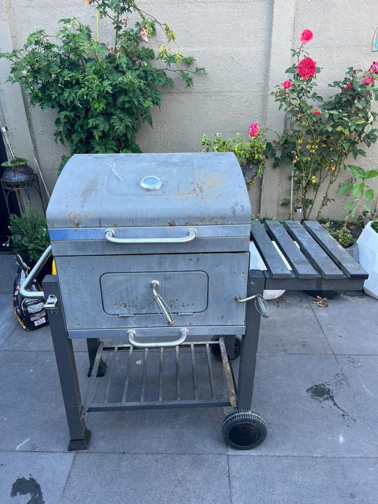 Tarrington House BBQ, Ophalen, Gebruikt, Tarrington House