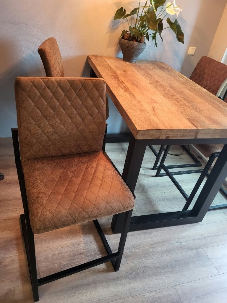 Industriële hoge eettafel met 4 stoelen - Mangohout & Metaal, Ophalen, Gebruikt, 100 tot 150 cm, 50 tot 100 cm