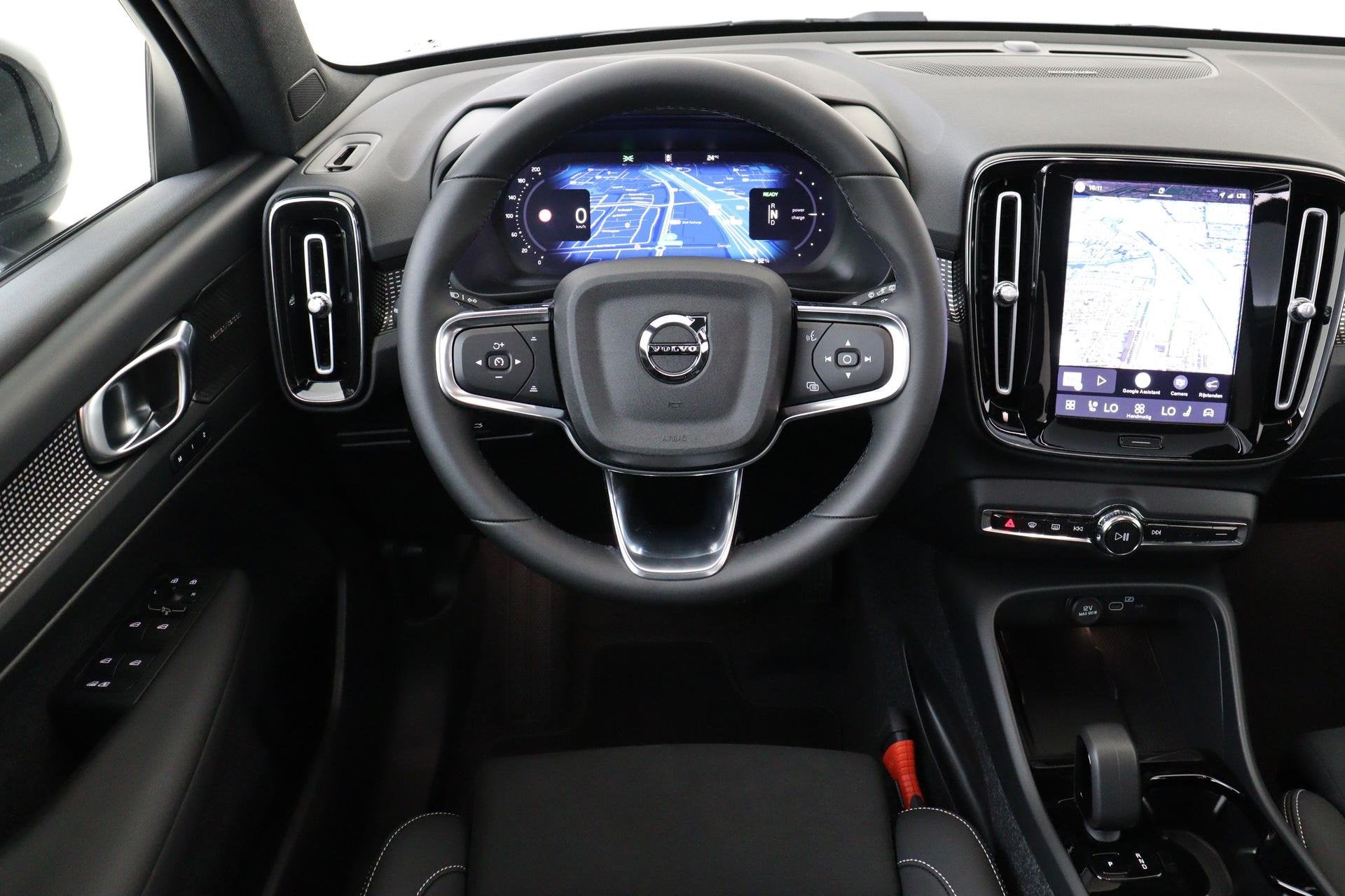 Volvo EX40 SINGLE MOTOR EXTENDED RANGE ULTRA BLACK EDITION E, Auto's, Automaat, 12 maanden, Achterwielaandrijving, Leder en Stof