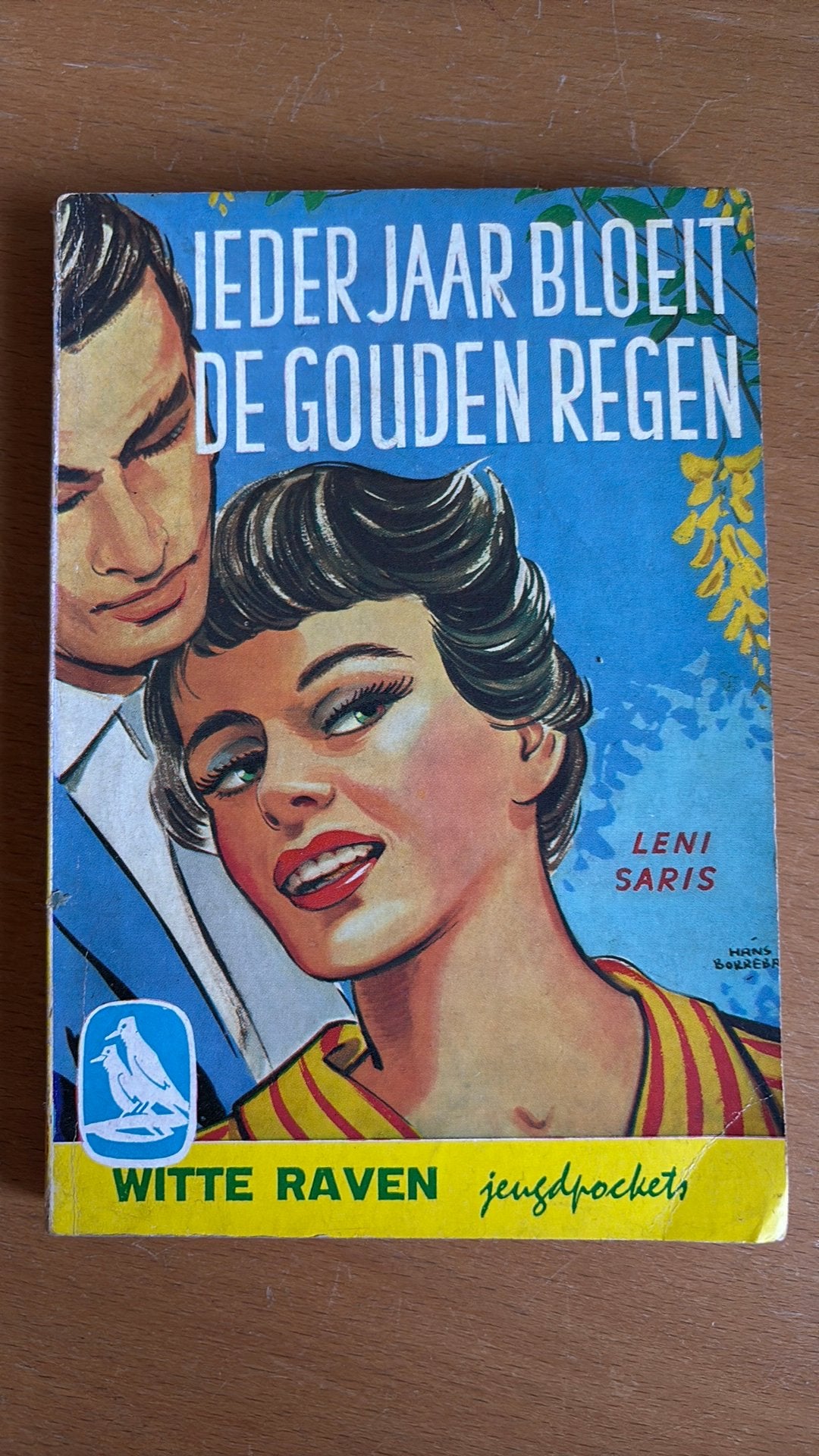 Ieder jaar bloeit de gouden regen - Leni Saris, Ophalen of Verzenden, Zo goed als nieuw