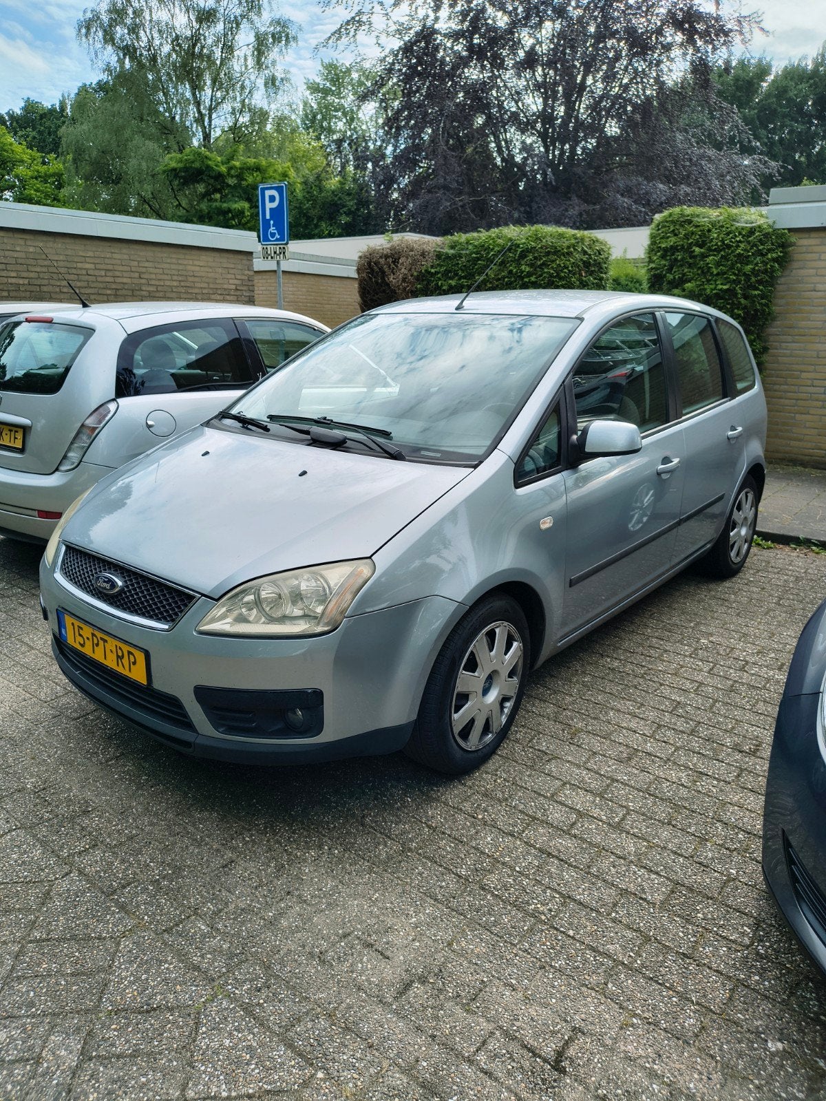 Ford C-Max 1.6 74KW 2004 Grijs, Auto's, Ford, Voorwielaandrijving, 1596 cc, 4 cilinders, 100 pk