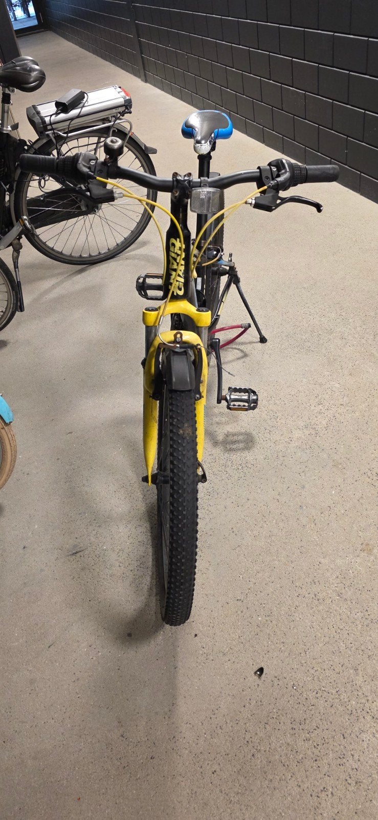 Foto 3 van Giant XTC kinderfiets 24inch - Zo goed als nieuw