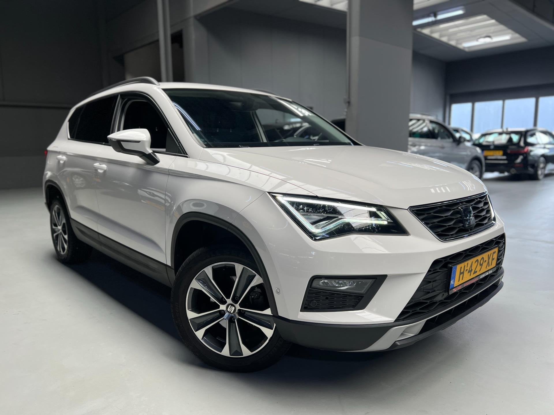 Seat Ateca 1.5 TSI Style Business Intense I Navi I Camera I, Auto's, Stof, 4 cilinders, 150 pk, Ateca