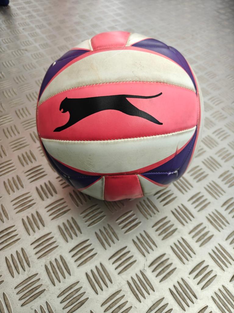 €2,- Strand volleybal lichte bal, Ophalen