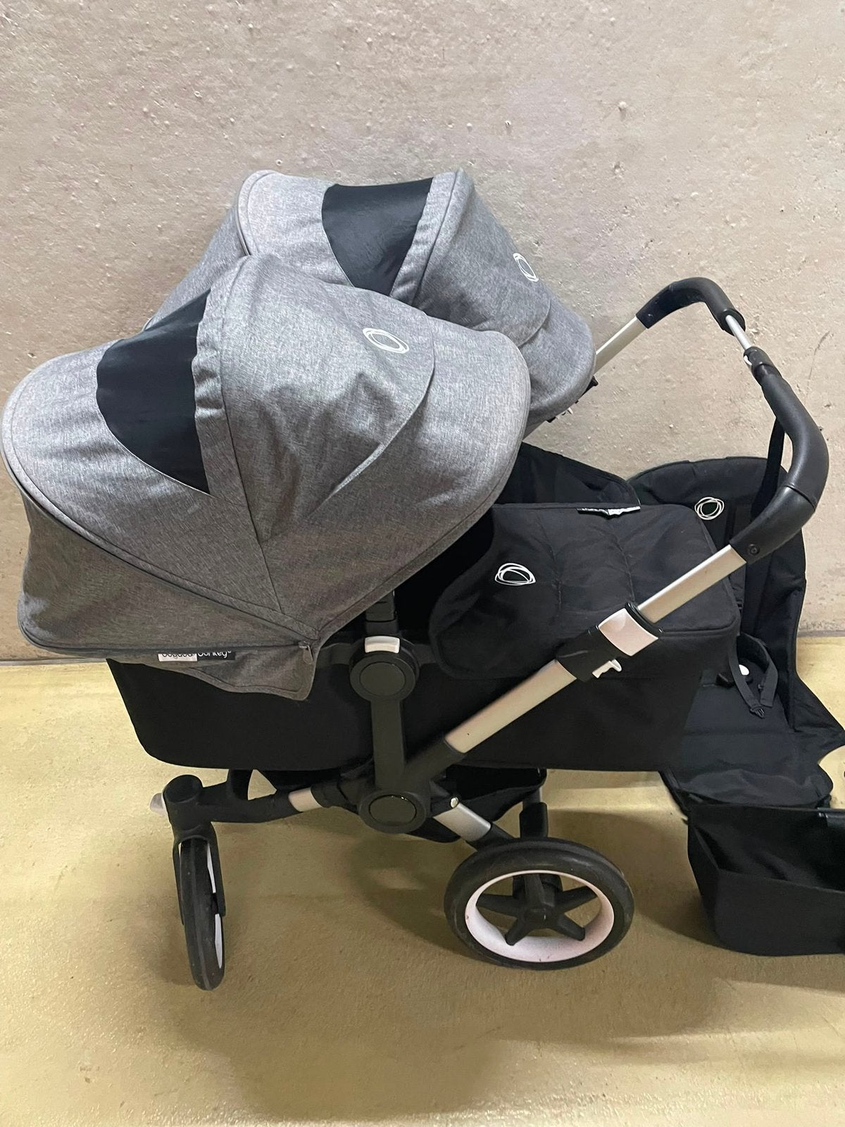 Bugaboo donkey 3 duo grijs/zwart, Support@bugaboo.com, Paasheuvelweg 9a 1105 Be Amsterdam Nederland, Bugaboo, Ophalen of Verzenden