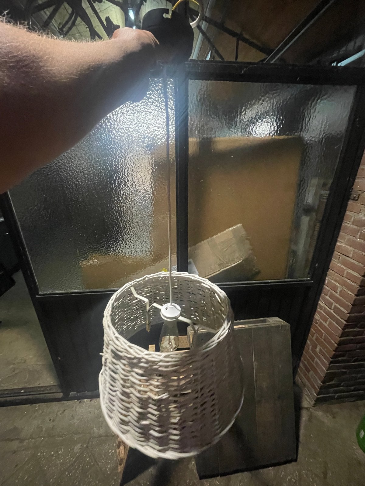 Witte rieten lampenkap - 45cm doorsnede, Ophalen of Verzenden, Gebruikt, Natuurlijk materiaal, E27 (groot)