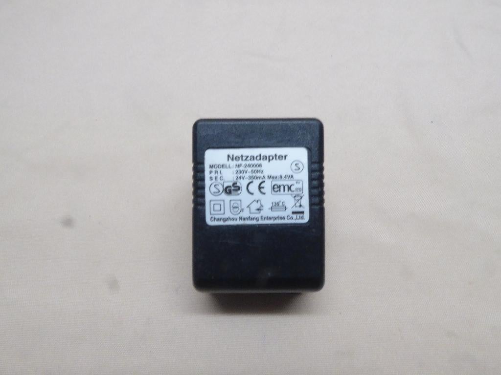 Adapter | Netzadapter | NF-240008 | 24VAC 350mA 8,4VA | zgan, Ophalen of Verzenden, Zo goed als nieuw