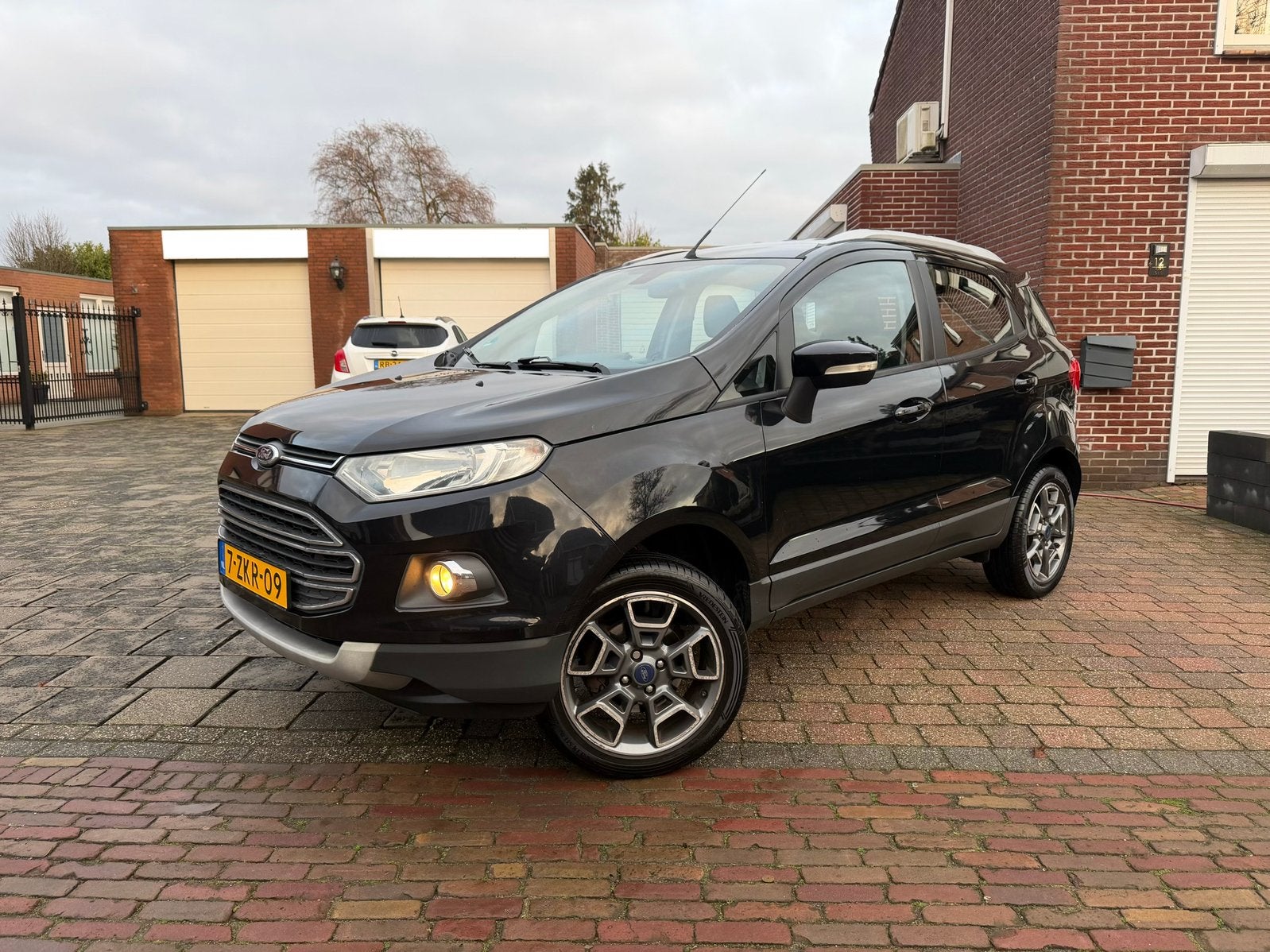 Ford Ecosport 1.0 Ecoboost 92KW/125PK 2015 Zwart NAP - Airco, Voorwielaandrijving, Euro 5, 750 kg, Ecosport