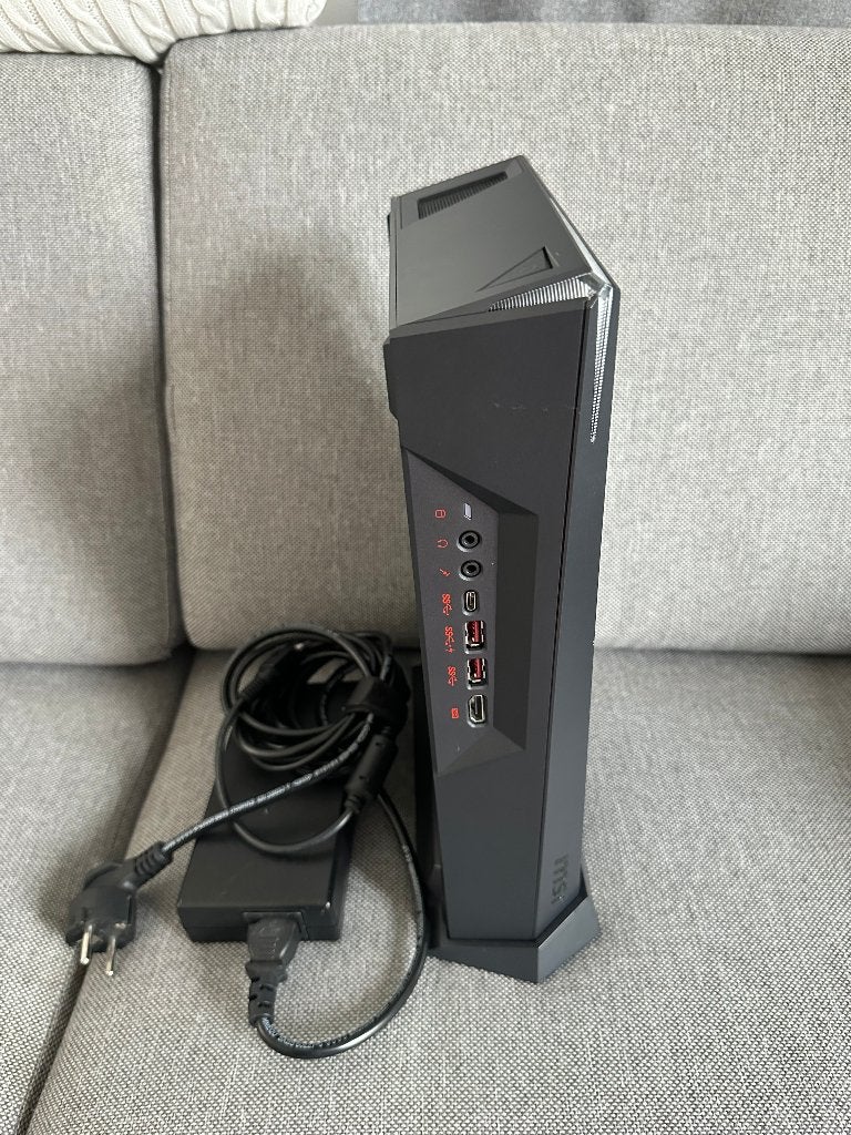 MSI Trident 3 barebone H310 (MS-B920) - DEFECT, Ophalen of Verzenden, Niet werkend, Onbekend