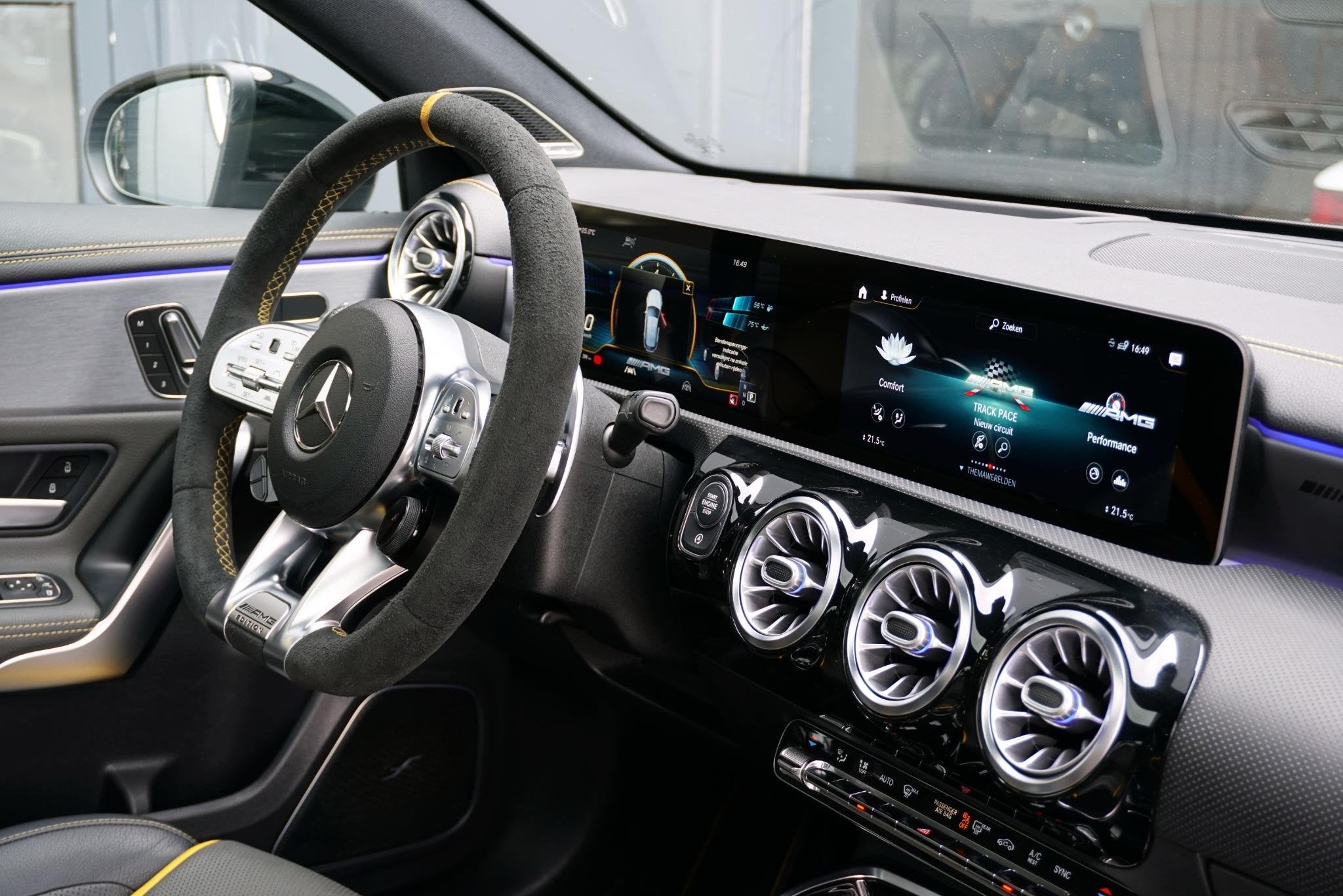 Mercedes-Benz A-klasse AMG 45 S 4MATIC+ Edition 1 422pk + RE, Auto's, Automaat, Gebruikt, Euro 6, 4 cilinders