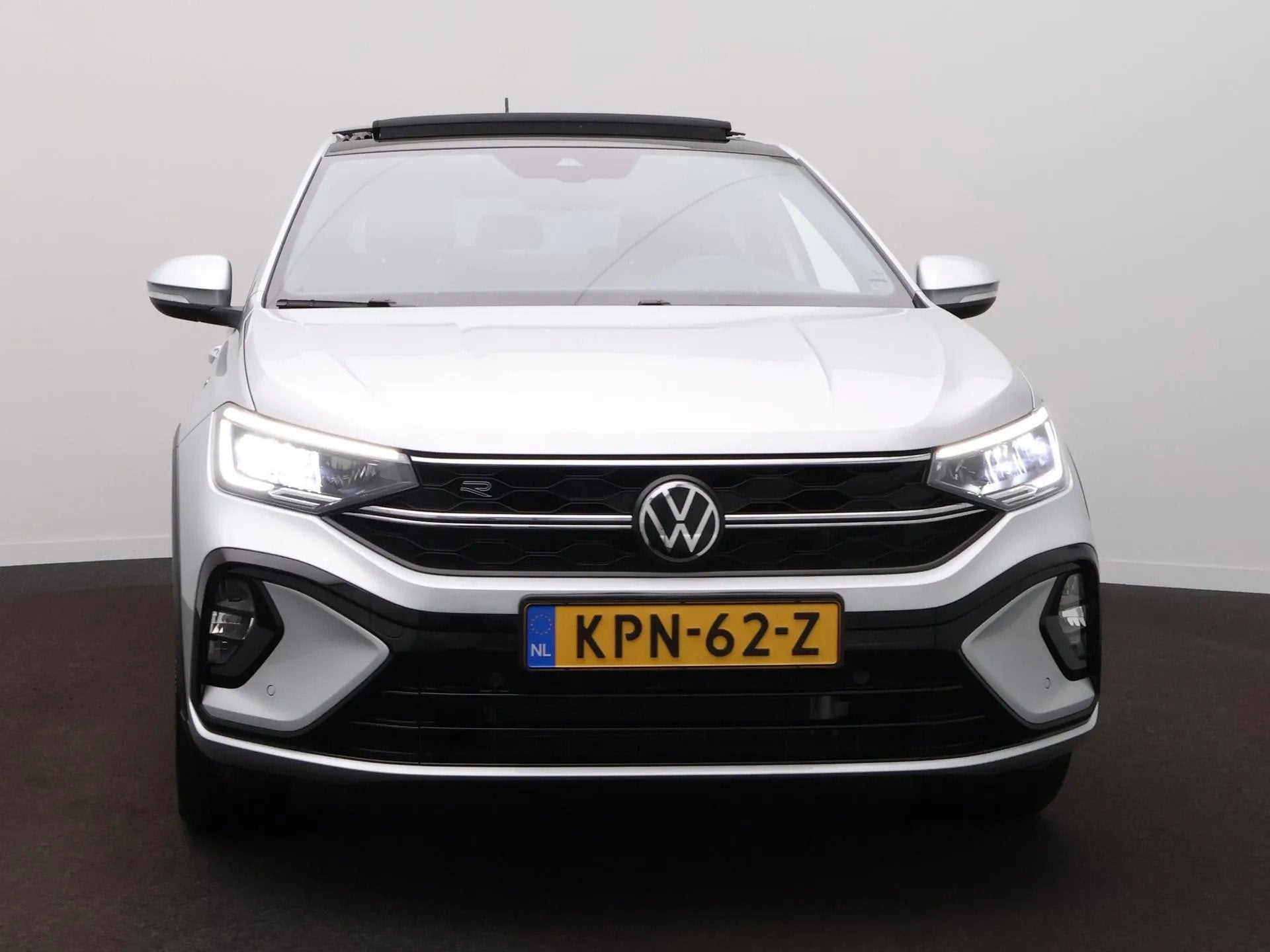 Volkswagen Taigo 1.0 TSI R-Line Edition (bj 2025), Private lease, Stof, Gebruikt, 1144 kg