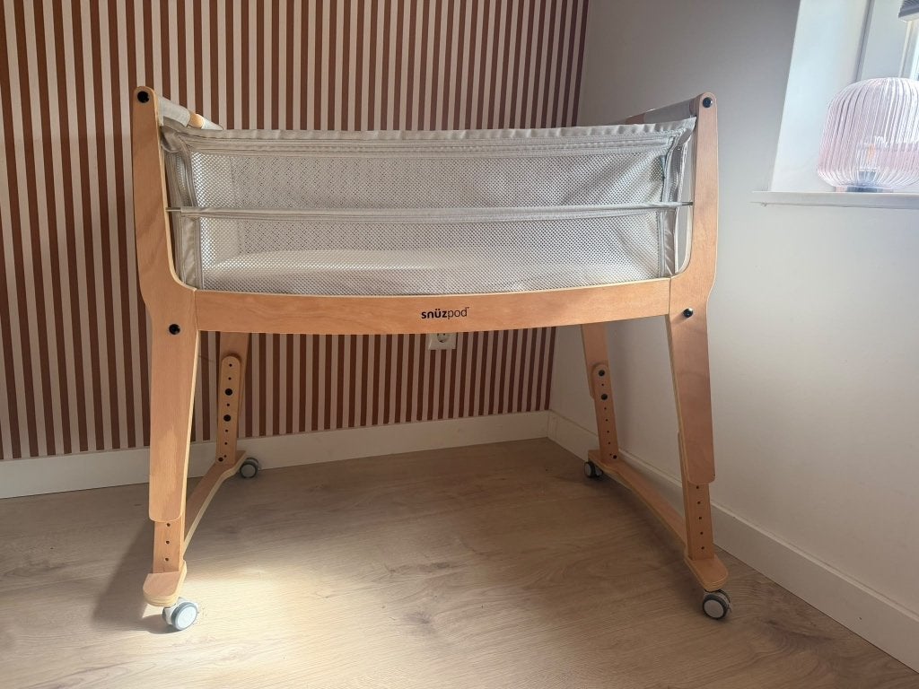 SnüzPod Studio co-sleeper / wieg l hout – incl. matras, Ophalen, Gebruikt, Wieg