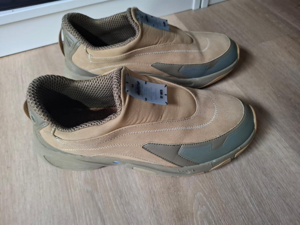 MCQ Schoenen Maat 44 - Beige/Groen Sneakers, MCQ, Overige kleuren, Ophalen of Verzenden, Sneakers of Gympen