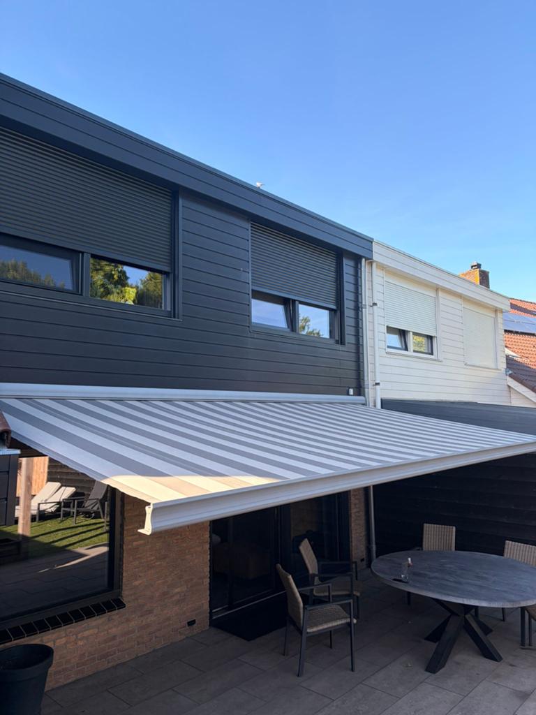 Elektrisch zonnescherm 6m breed, 3m uitval, Somfy motor, Ophalen, Gebruikt, 450 cm of meer, Elektrisch
