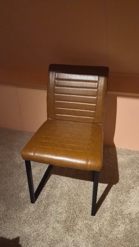 Eettafelstoelen 2 stuks, Ophalen, Twee, Bruin, Zo goed als nieuw