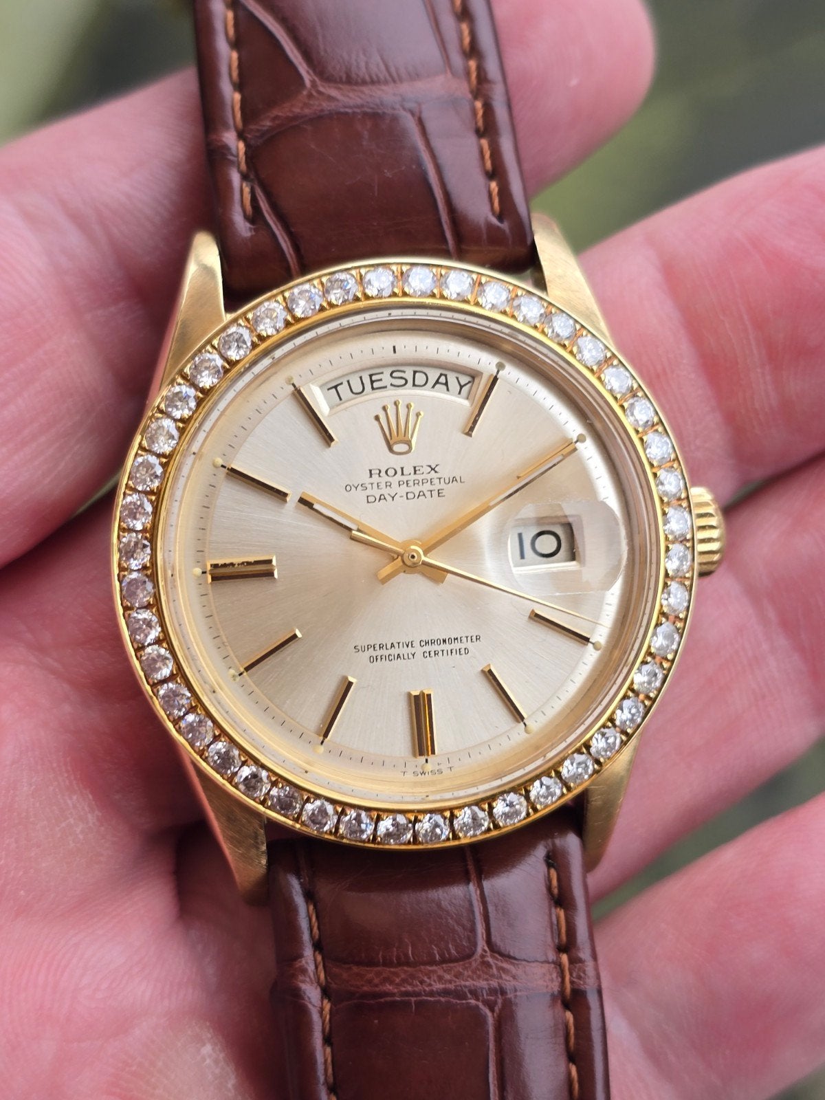 Rolex Day-Date 36mm briljanten lunette, Leer, Rolex, Polshorloge, Ophalen of Verzenden