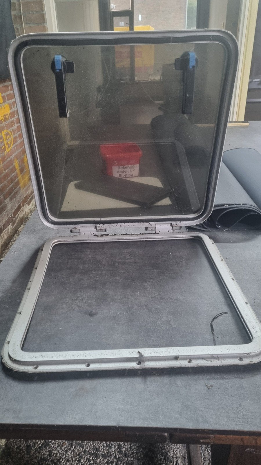 Dakraam / Vluchtluik / Klapraam voor boot of caravan 56x56cm, Ophalen
