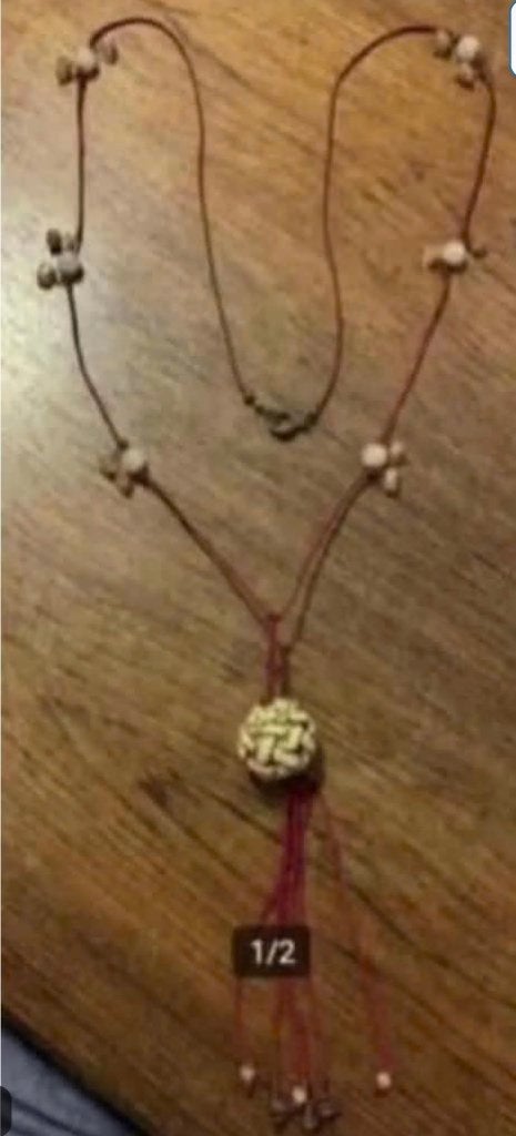 Rode halsketting, ketting leuk bolletje, kraaltjes, steentje, Sieraden, Tassen en Uiterlijk, Kettingen, Met hanger, Overige materialen