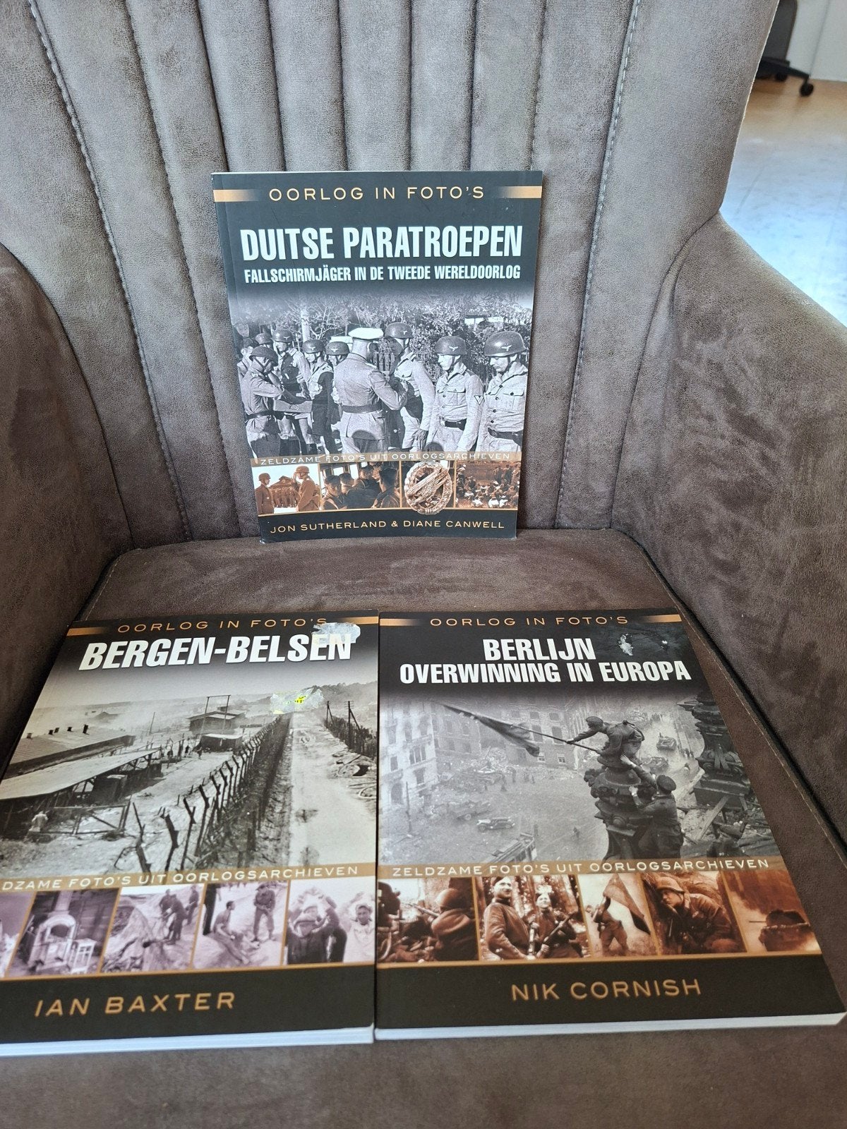 Oorlog in Foto's: Duitse Paratroepen, Berlijn, Bergen-Belsen, Boeken, Tweede Wereldoorlog, Ophalen of Verzenden, Zo goed als nieuw