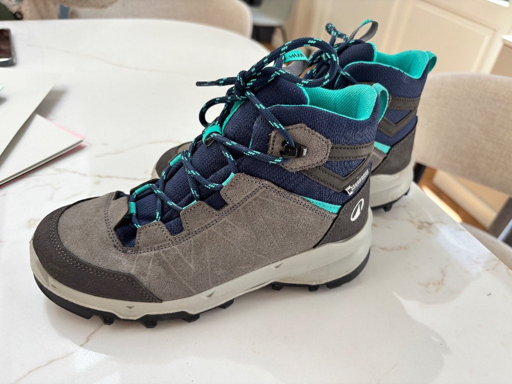 Wandelschoenen kind maat 35 en maat 36, Sport en Fitness, Bergsport en Wandelen, Ophalen, Zo goed als nieuw, Schoenen