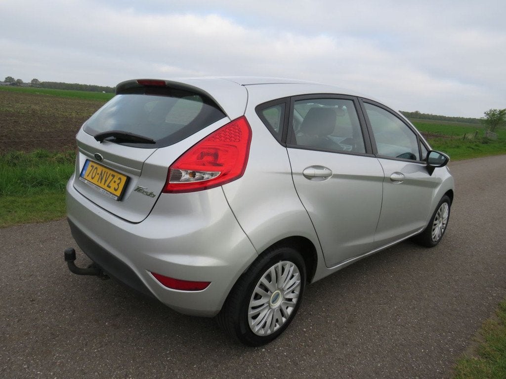 Ford Fiesta 1.2 Limited 2010-11 Airco 5 Drs PARKEERSCHADE, Auto diversen, Schadeauto's, 1242 cc, Handgeschakeld, Ford, Zilver of Grijs