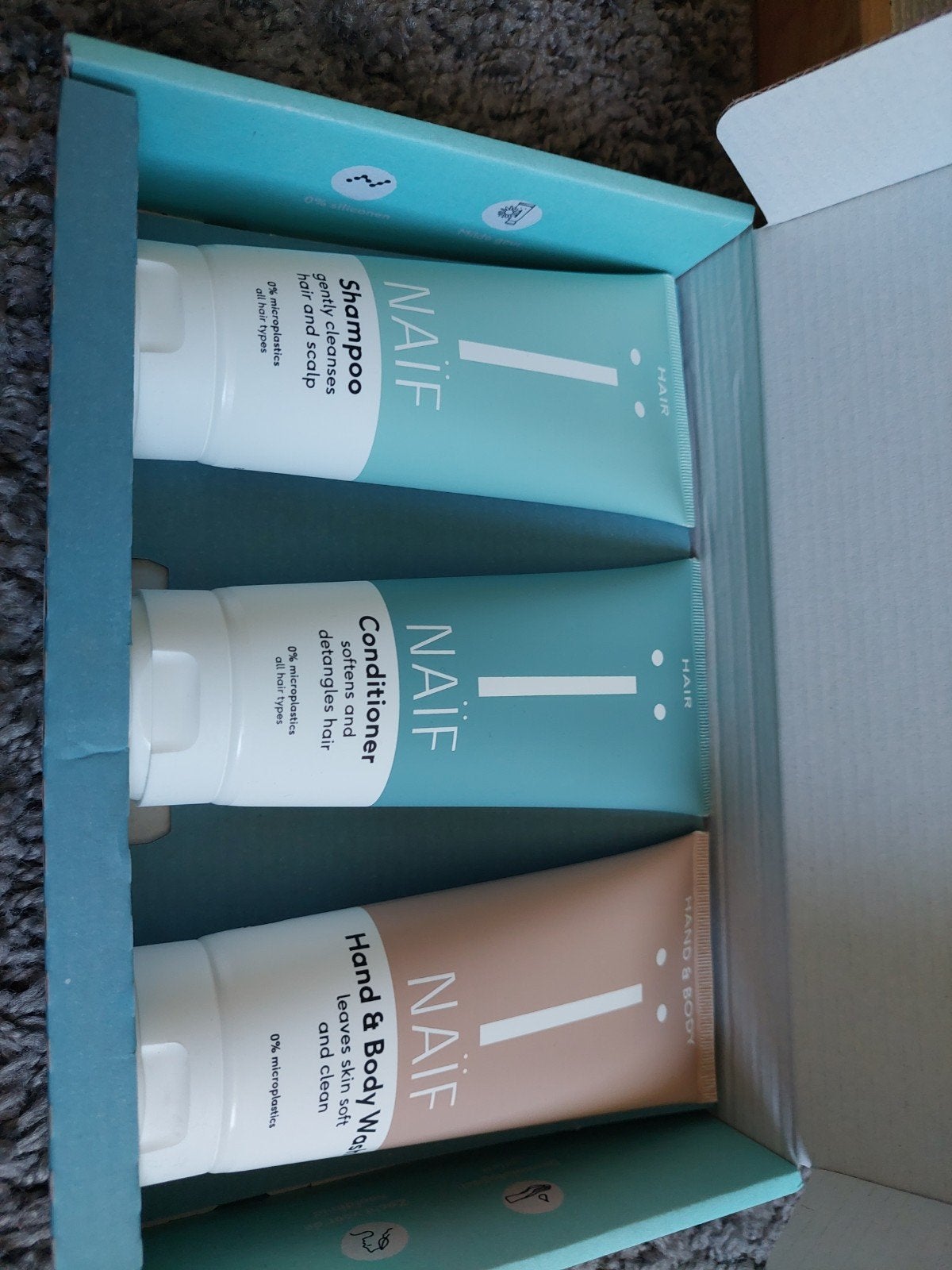 Naïf Shampoo, Conditioner & Hand & Body Wash Set, Sieraden, Tassen en Uiterlijk, Uiterlijk | Lichaamsverzorging, Ophalen, Nieuw