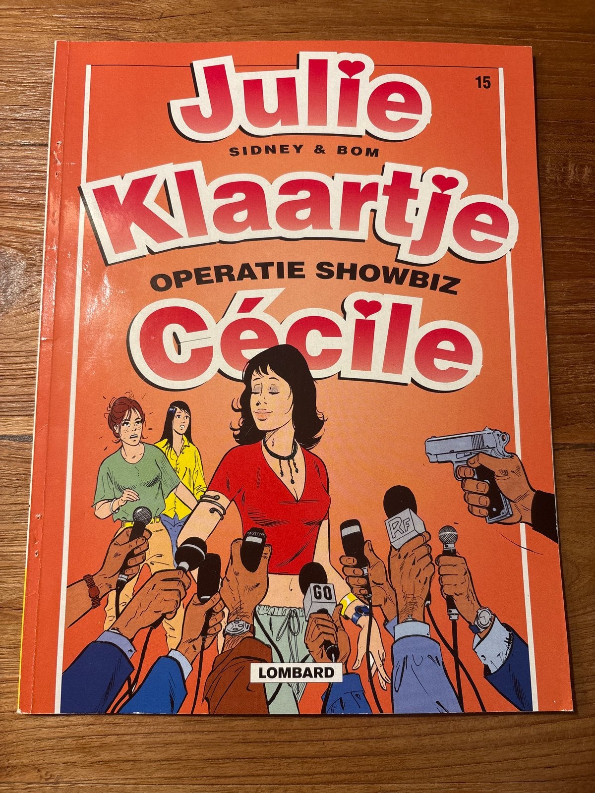 Julie, Klaartje & Cécile - Operatie Showbiz (nr. 15), Eén stripboek, Ophalen of Verzenden, Gelezen